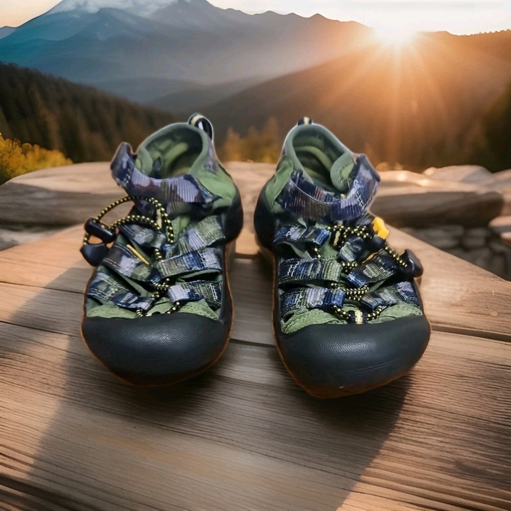 Big Kids Keen Newport H2 Green Camo Waterproof Outdoor Sandals Shoes Youth Sz 11
